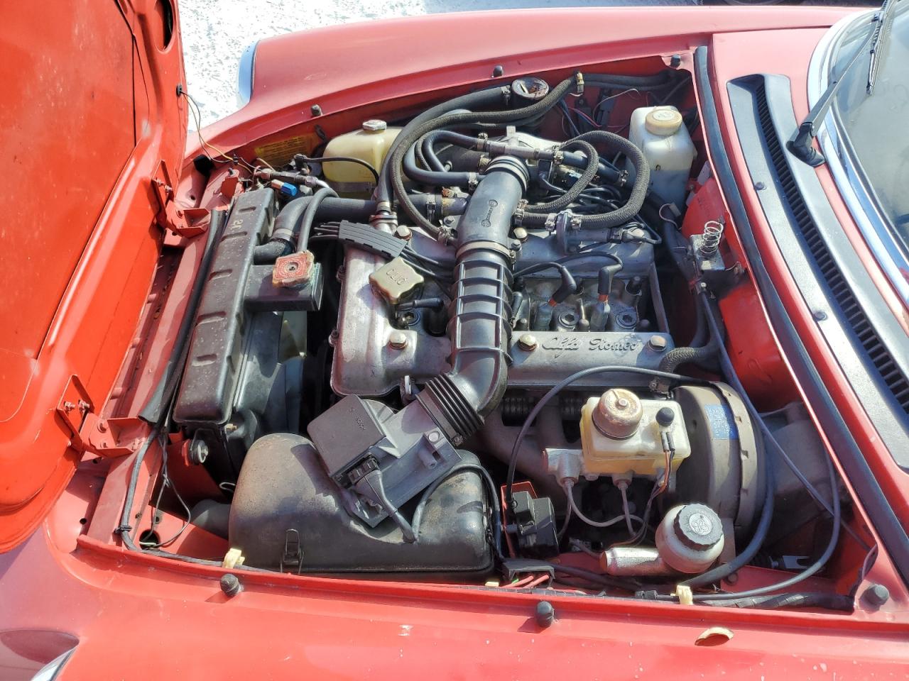 1982 Alfa Romeo Giulia VIN ZARBA5416C1014866 Copart auction photo, water/flood damage thumbnail 11