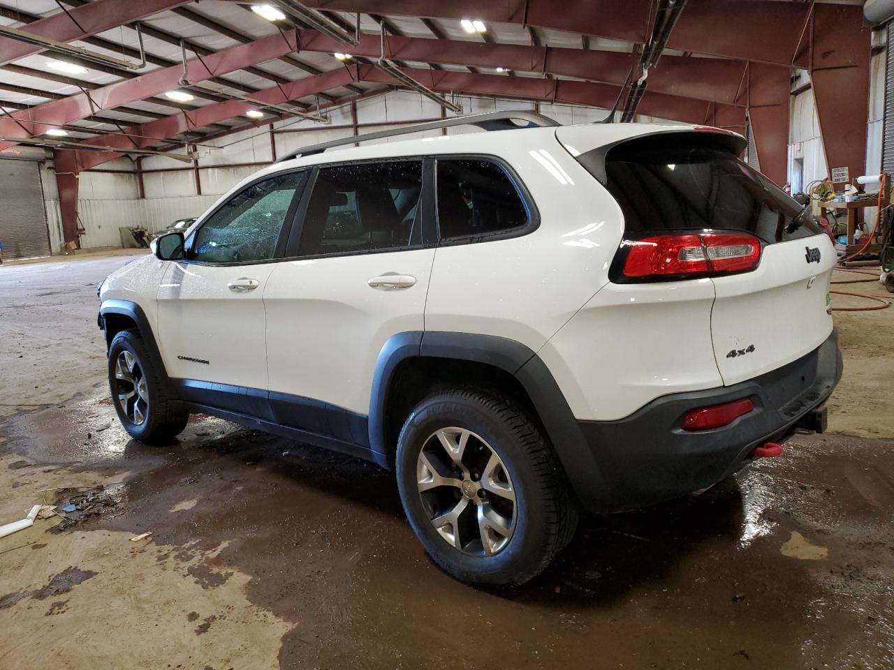 2015 Jeep Cherokee VIN 1C4PJMBS5FW685264 Copart auction photo, front end / side damage thumbnail 2