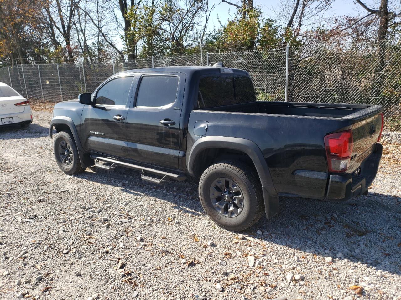 2021 Toyota Tacoma VIN 5TFCZ5AN6MX256201 Copart auction photo, front end / minor dent/scratches damage thumbnail 2