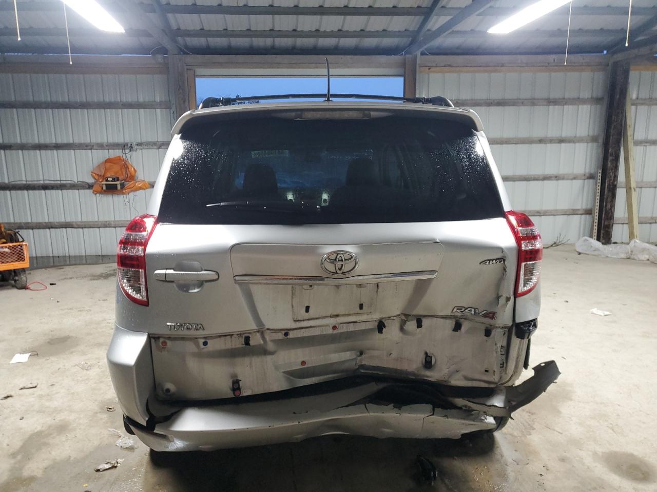 2009 Toyota RAV 4 VIN JTMBK32V995083702 Copart auction photo, rear end / minor dent/scratches damage thumbnail 6