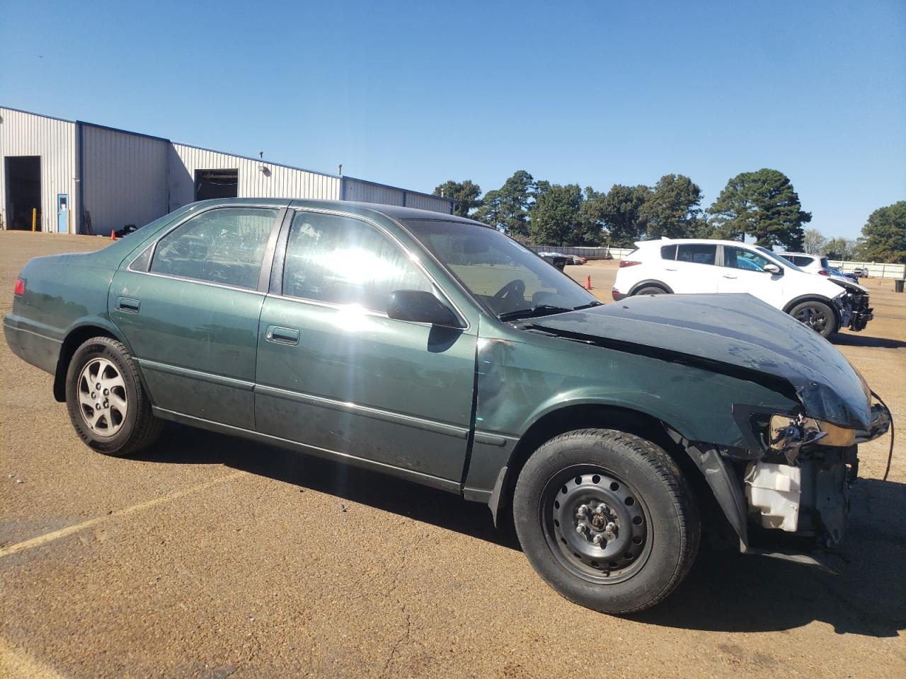 1999 Toyota Camry VIN JT2BF28K3X0189674 Copart auction photo, front end / side damage thumbnail 4