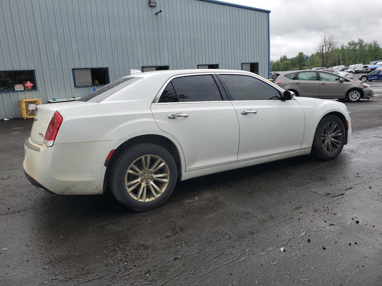 2016 Chrysler 300 VIN 2C3CCAEG1GH238529 Copart auction photo, burn - interior / minor dent/scratches damage thumbnail 3