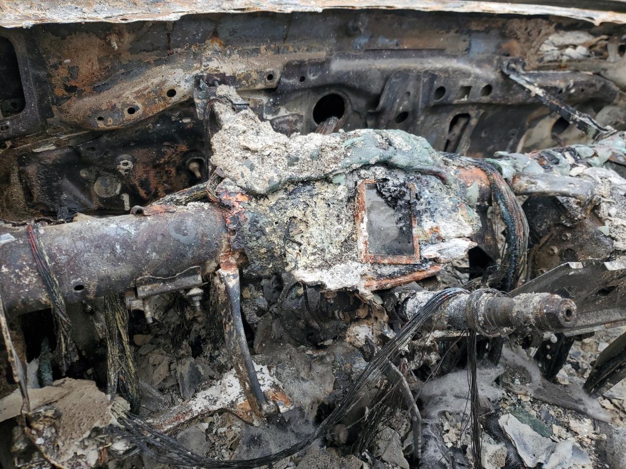 2015 Toyota Avalon VIN 4T1BK1EB3FU161300 Copart auction photo, burn damage thumbnail 9