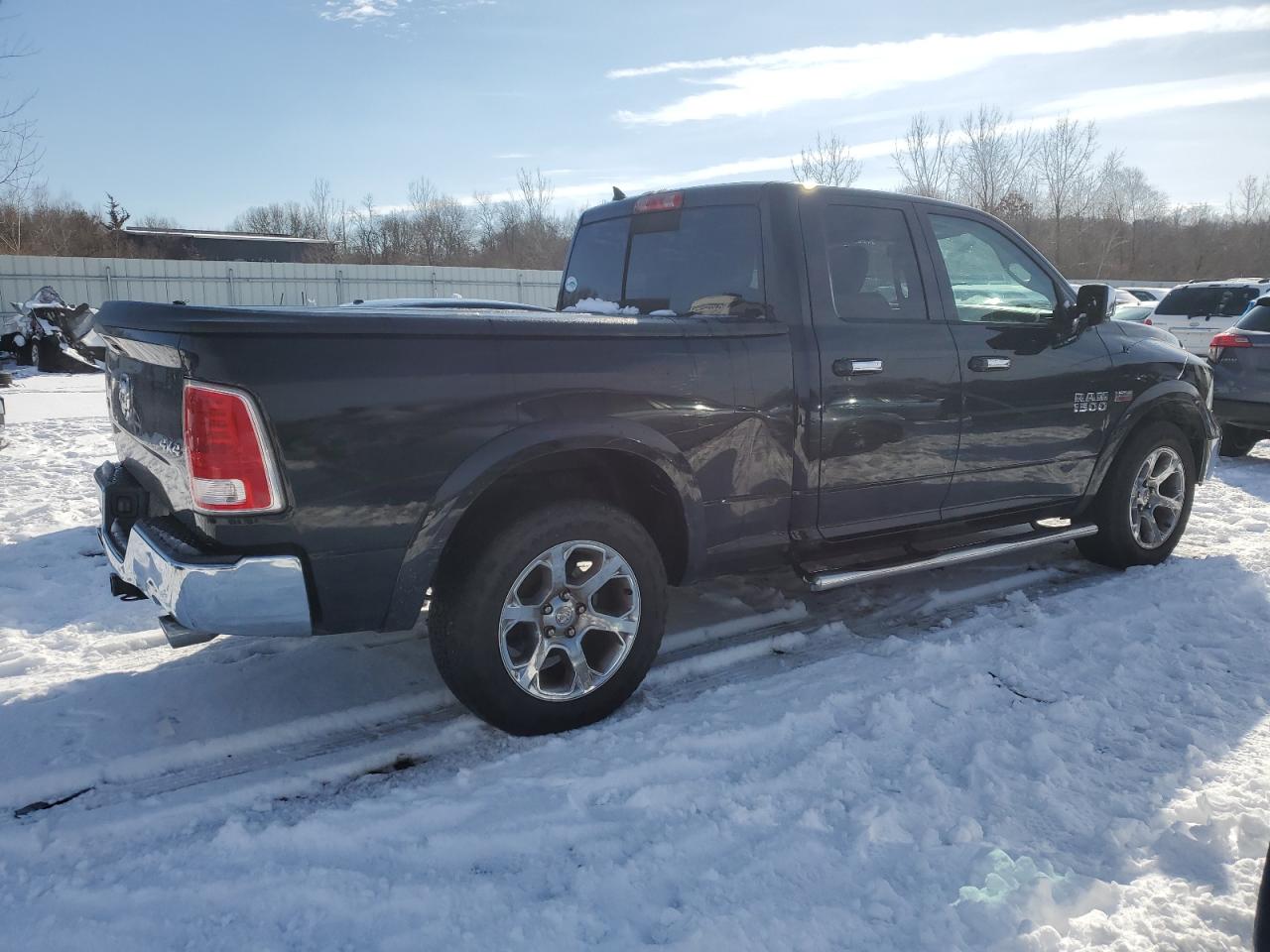 2017 RAM 1500 VIN 1C6RR7JT6HS579128 Copart auction photo, front end / minor dent/scratches damage thumbnail 3