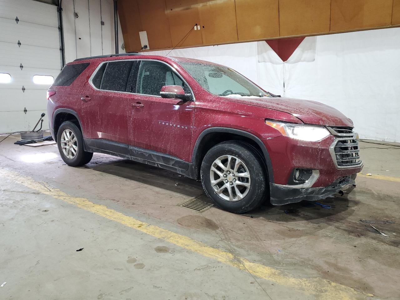 2020 Chevrolet Traverse VIN 1GNEVGKW1LJ281040 Copart auction photo, side / minor dent/scratches damage thumbnail 4