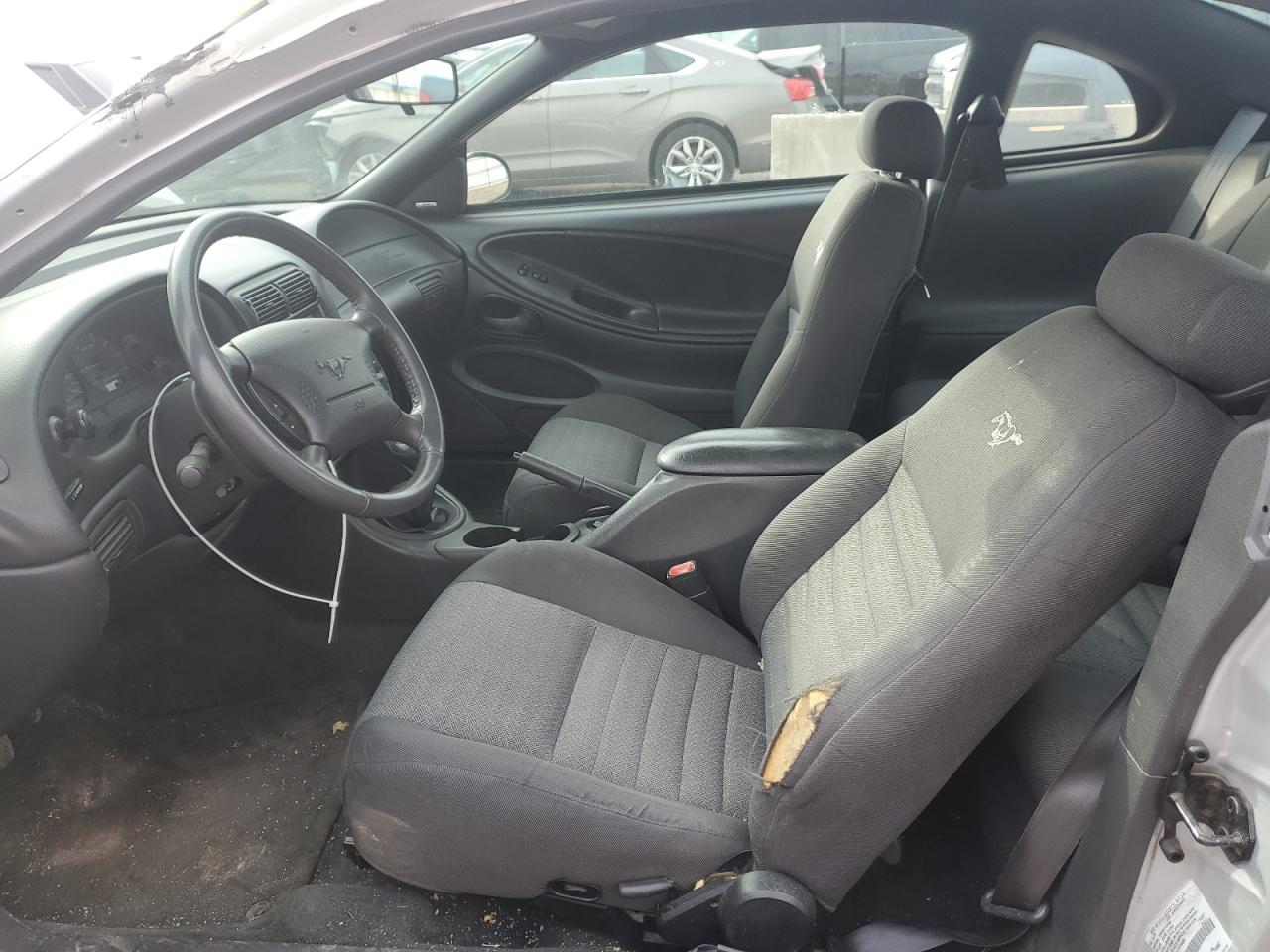 2000 Ford Mustang VIN 1FAFP42X6YF295806 Copart auction photo, front end / minor dent/scratches damage thumbnail 7