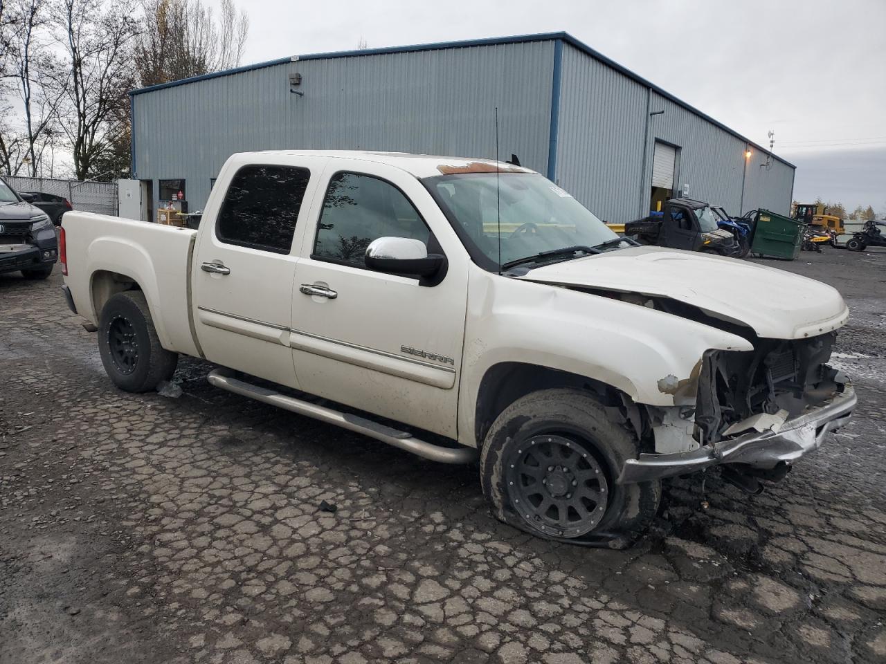 2011 GMC Sierra VIN 3GTP1VE01BG350883 Copart auction photo, front end damage thumbnail 4