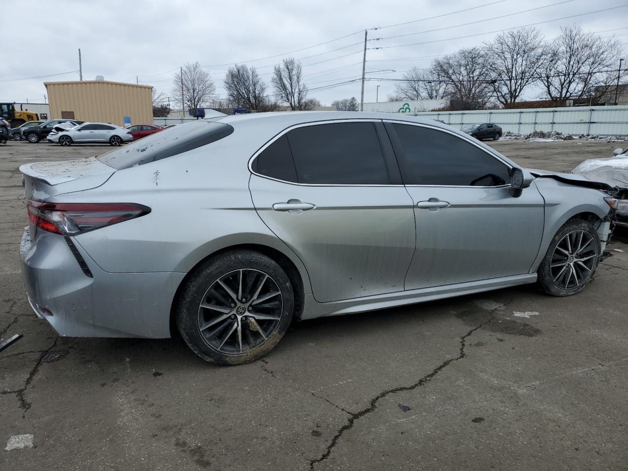 2021 Toyota Camry VIN 4T1G11AK3MU473662 Copart auction photo, front end damage thumbnail 3