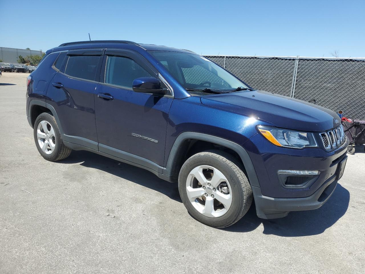 2018 Jeep Compass VIN 3C4NJDBB7JT301653 Copart auction photo, front end damage thumbnail 4