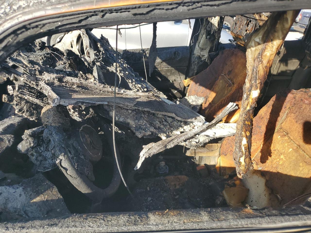 2016 Jeep Liberty (Patriot) VIN 1C4NJRAB6GD770889 Copart auction photo, burn damage thumbnail 7