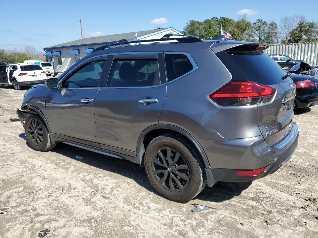 2017 Nissan Rogue VIN 5N1AT2MT2HC810926 Copart auction photo, front end damage thumbnail 2