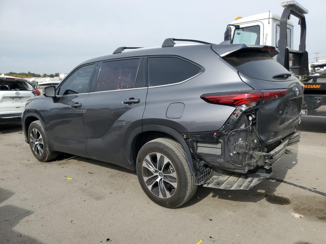 2022 Toyota Highlander VIN 5TDGZRBH0NS245249 Copart auction photo, rear end damage thumbnail 2