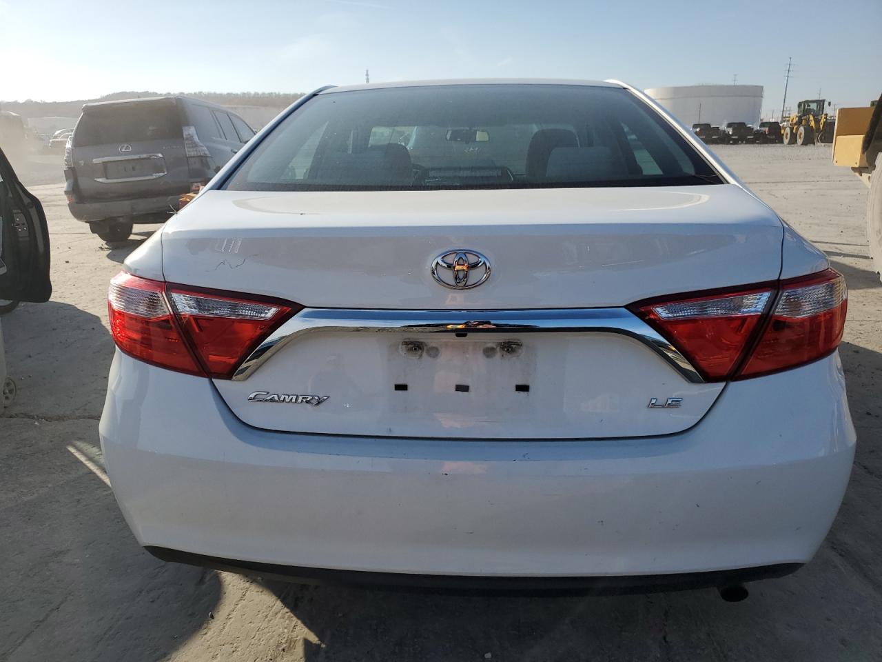 2015 Toyota Camry VIN 4T4BF1FK8FR484783 Copart auction photo, front end / minor dent/scratches damage thumbnail 6