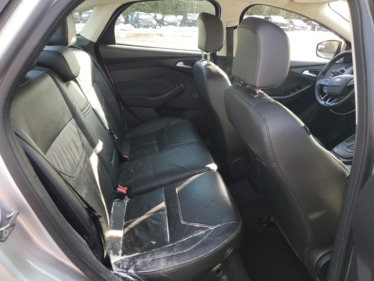 2015 Ford Focus VIN 1FADP3F21FL267233 Copart auction photo, front end / minor dent/scratches damage thumbnail 10