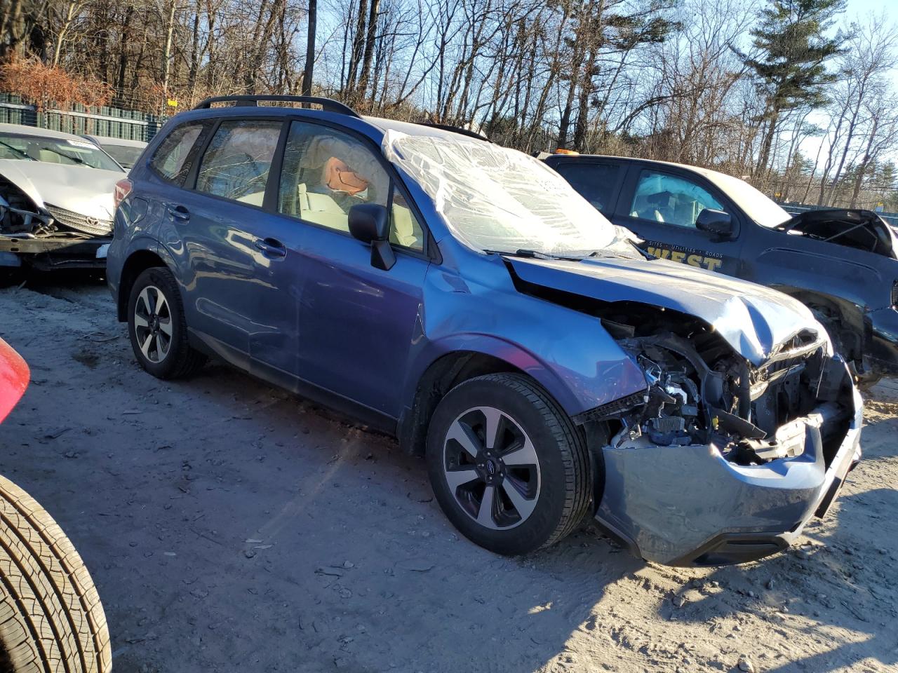 2017 Subaru Forester VIN JF2SJABC7HH592868 Copart auction photo, front end / minor dent/scratches damage thumbnail 4