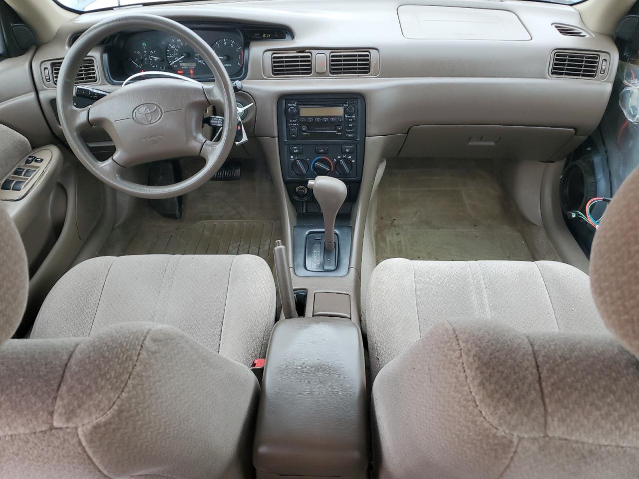 2000 Toyota Camry VIN 4T1BG22K3YU946303 Copart auction photo, side / minor dent/scratches damage thumbnail 8