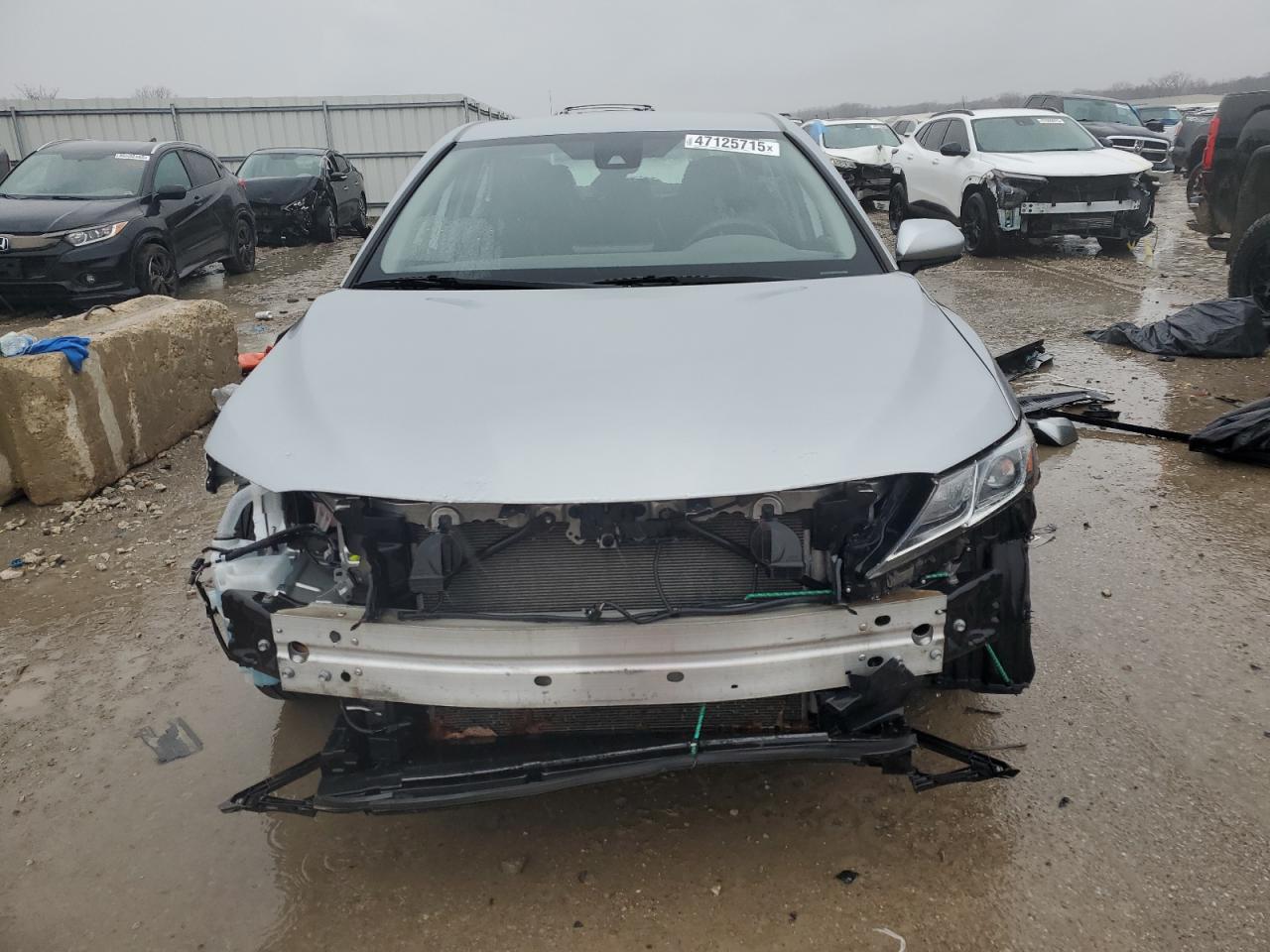 2022 Toyota Camry VIN 4T1C11AK4NU686748 Copart auction photo, front end damage thumbnail 5