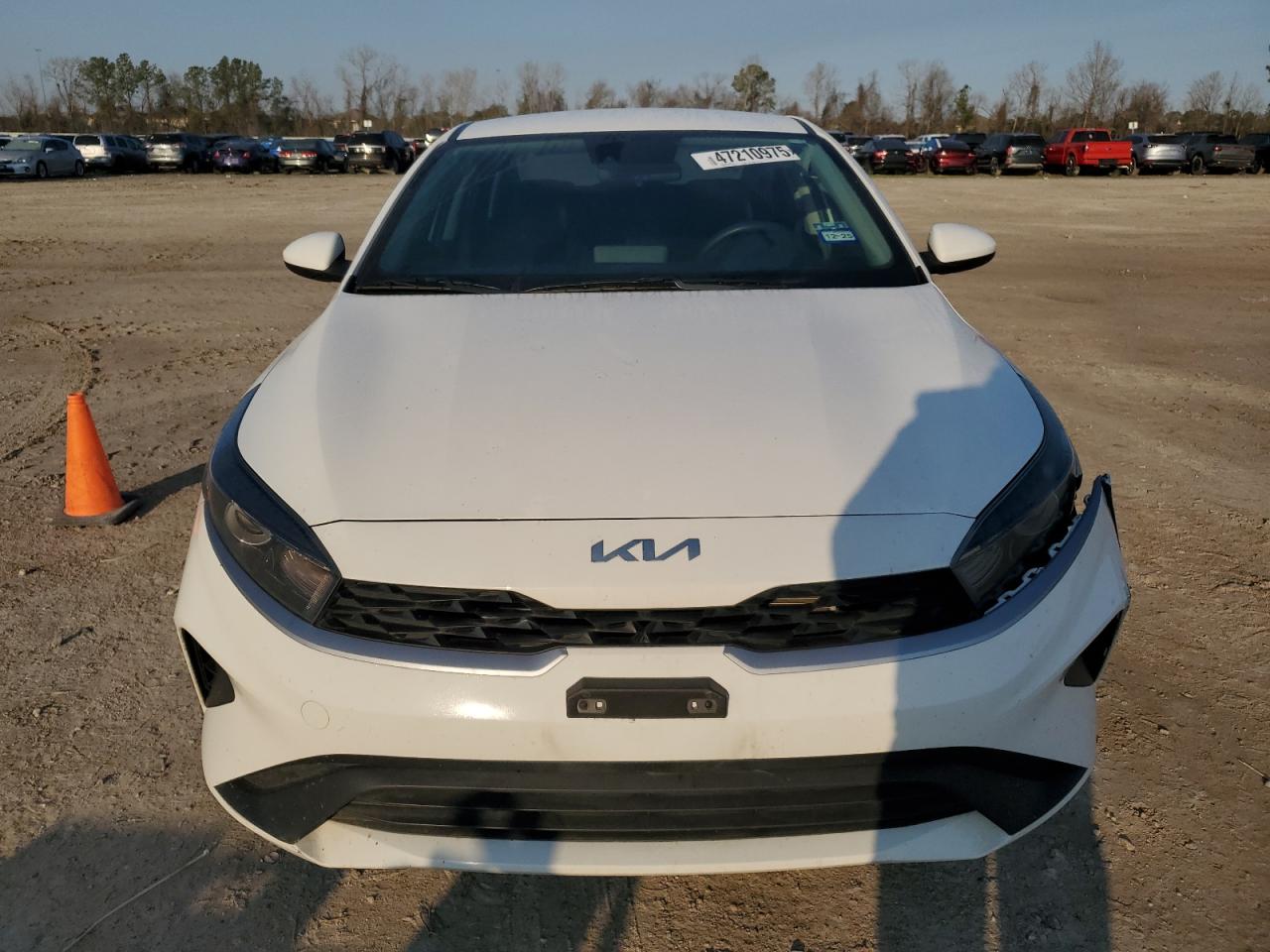 2024 KIA Forte VIN 3KPF24AD5RE726244 Copart auction photo, side / front end damage thumbnail 5