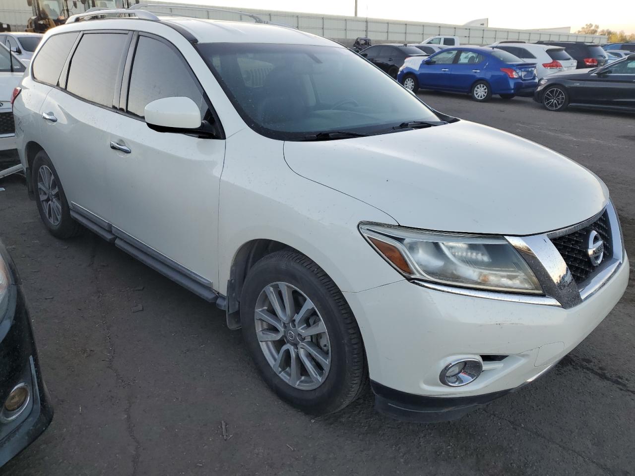 2015 Nissan Pathfinder VIN 5N1AR2MM4FC713909 Copart auction photo, water/flood damage thumbnail 4