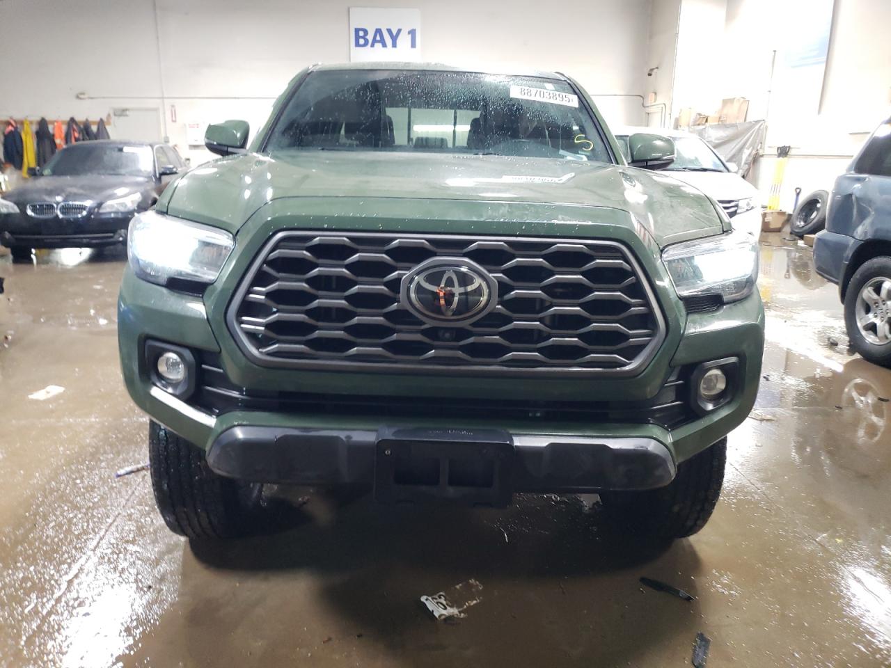 2021 Toyota Tacoma VIN 3TYCZ5AN1MT016919 Copart auction photo, side / rear end damage thumbnail 5
