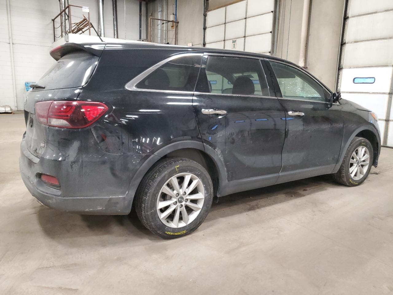 2019 KIA Sorento VIN 5XYPG4A36KG575985 Copart auction photo, front end damage thumbnail 3