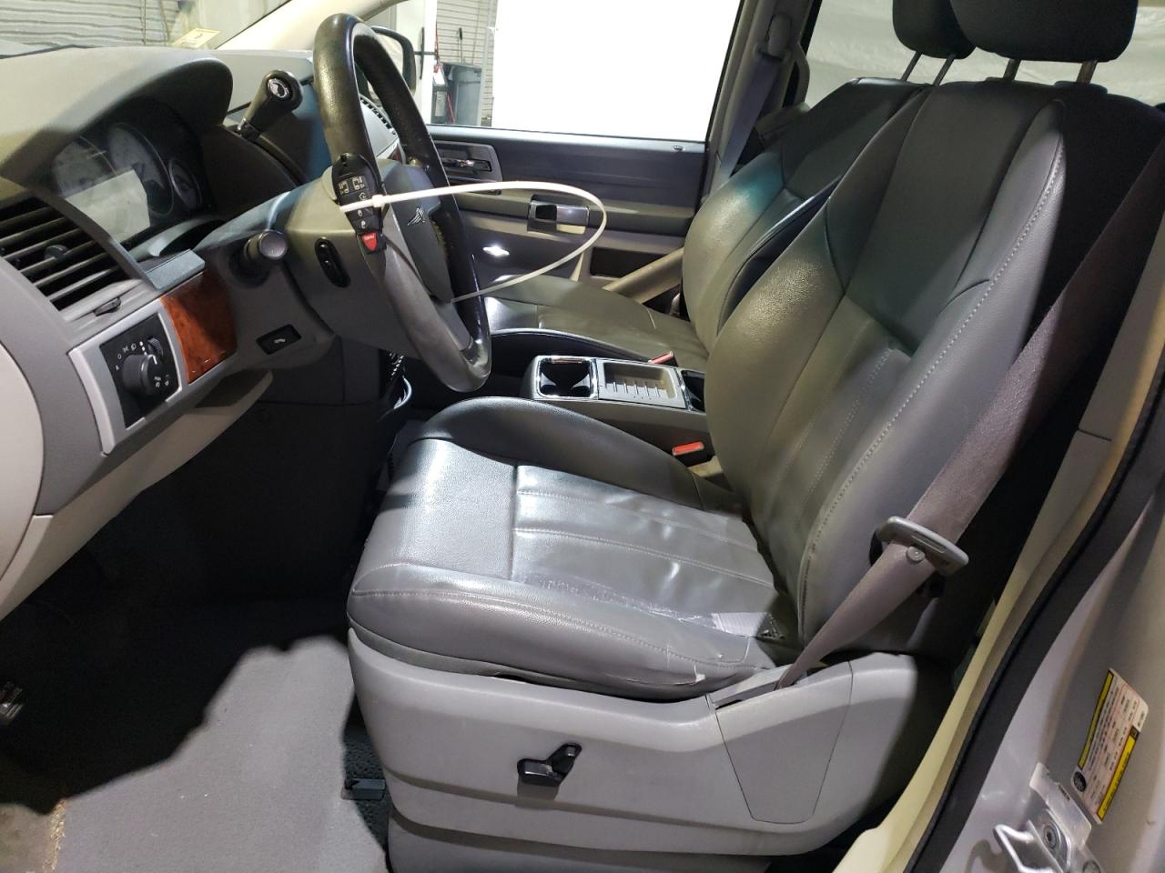 2008 Chrysler Town & Country VIN 2A8HR54P78R112897 Copart auction photo, front end damage thumbnail 7