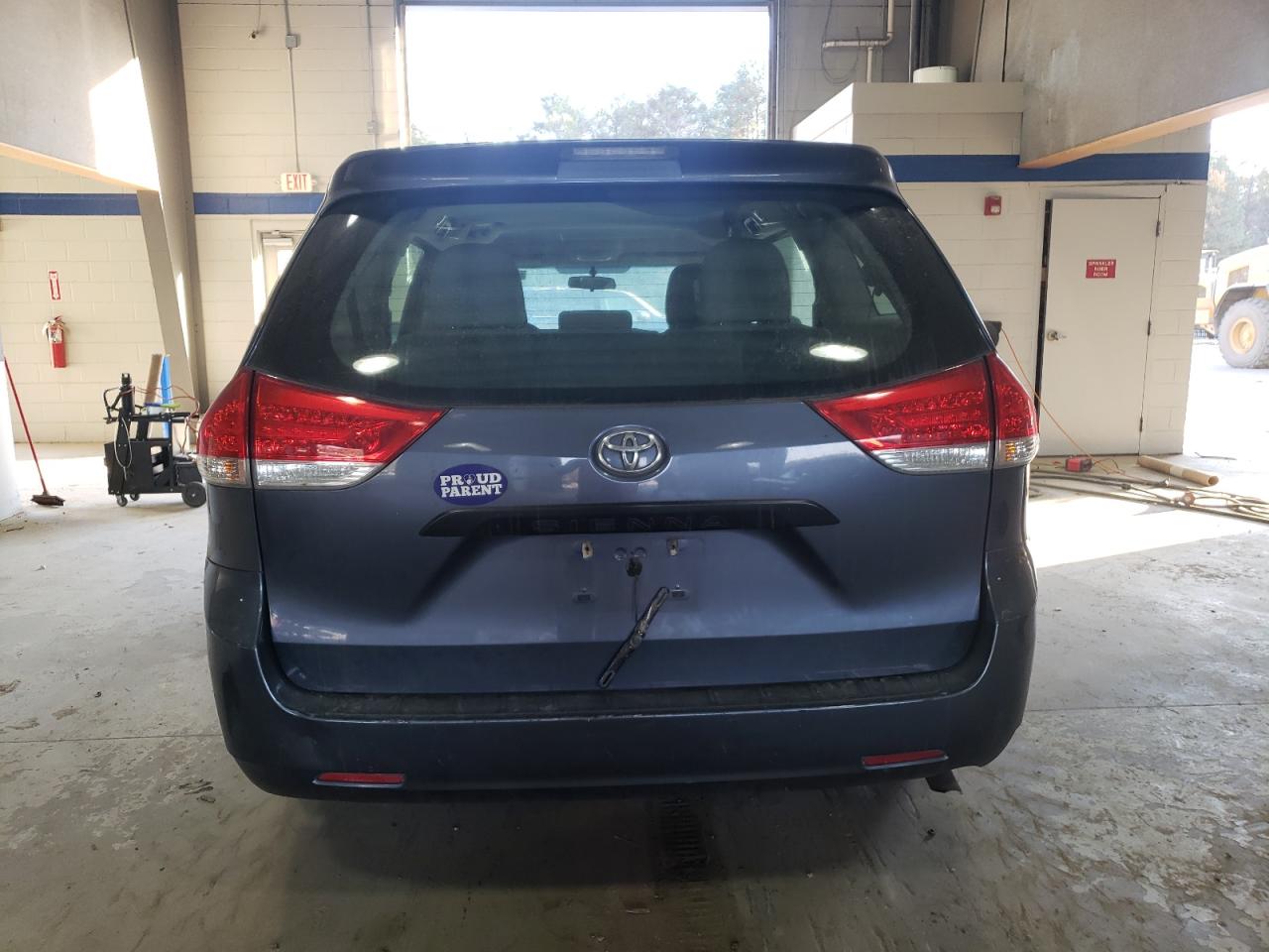 2014 Toyota Sienna VIN 5TDZK3DC4ES473640 Copart auction photo, front end damage thumbnail 6