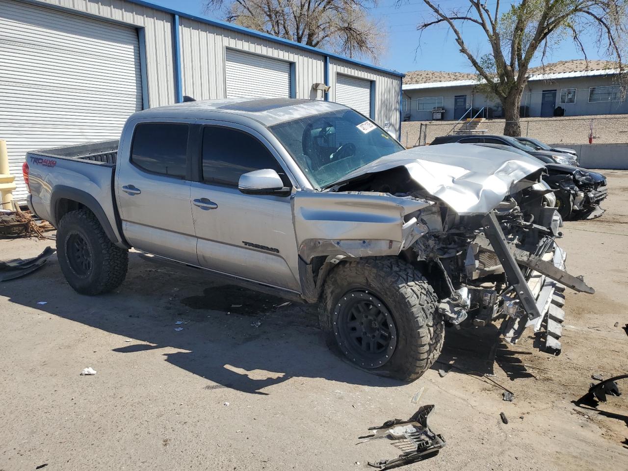 2017 Toyota Tacoma VIN 3TMCZ5AN0HM061299 Copart auction photo, front end damage thumbnail 4
