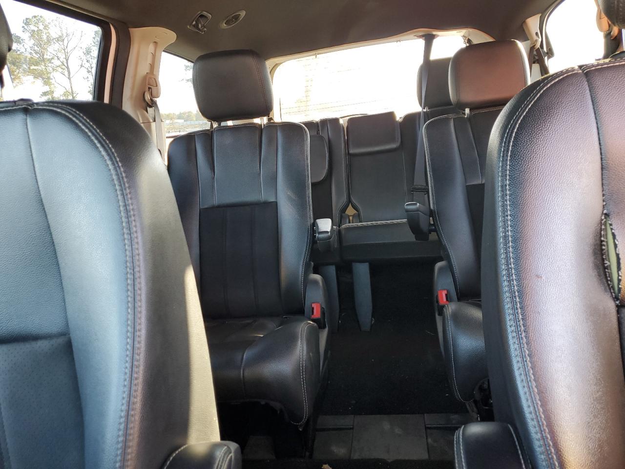 2019 Dodge Caravan VIN 2C4RDGCG5KR516764 Copart auction photo, minor dent/scratches damage thumbnail 10