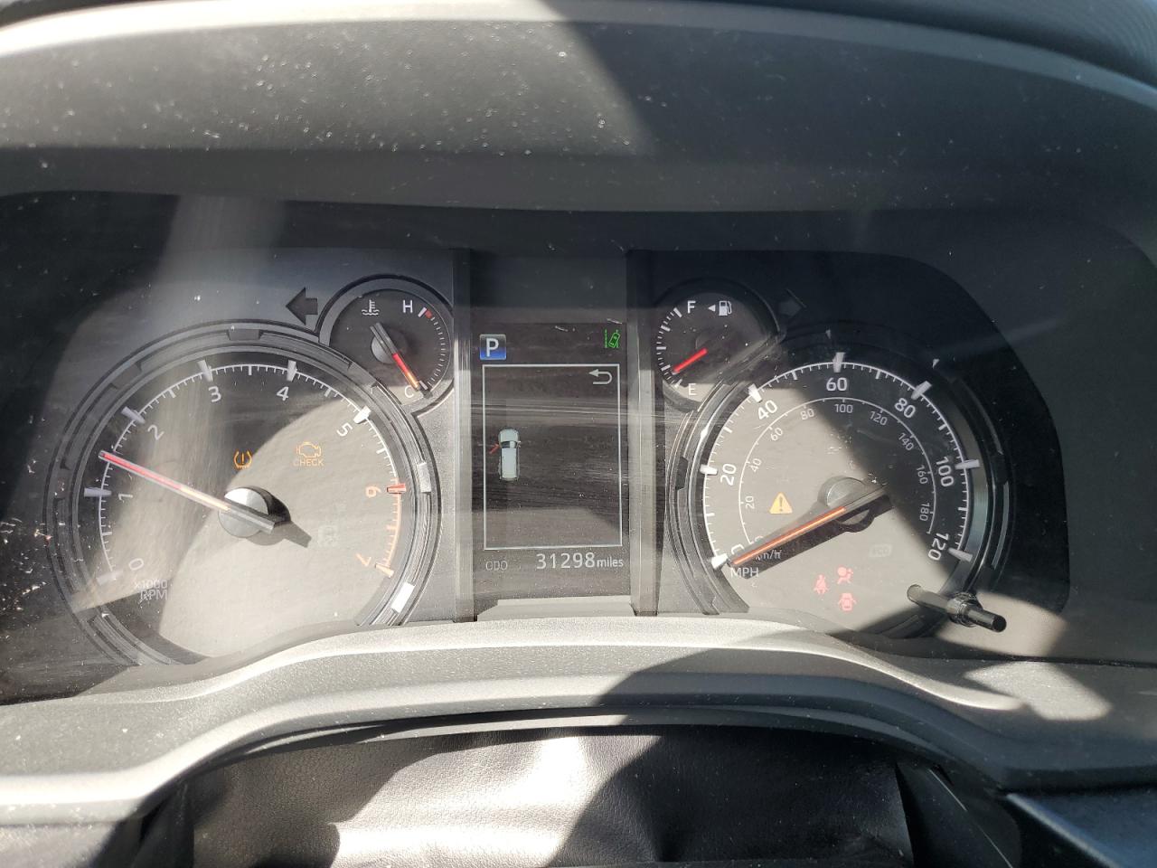 2022 Toyota 4Runner VIN JTENU5JR1N6045436 Copart auction photo, front end / minor dent/scratches damage thumbnail 9