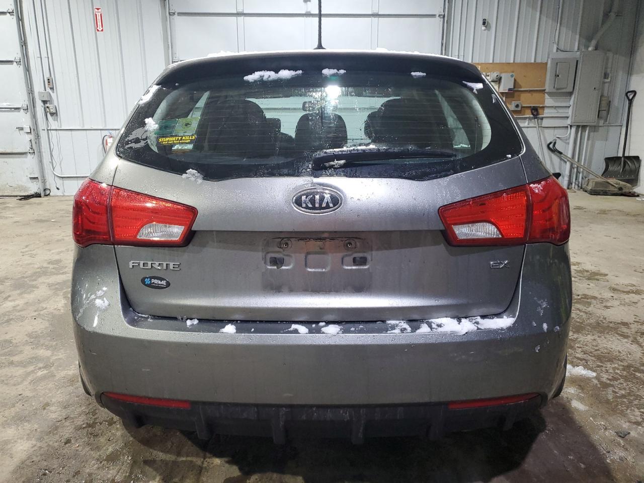 2011 KIA Forte VIN KNAFU5A28B5385516 Copart auction photo, front end / minor dent/scratches damage thumbnail 6