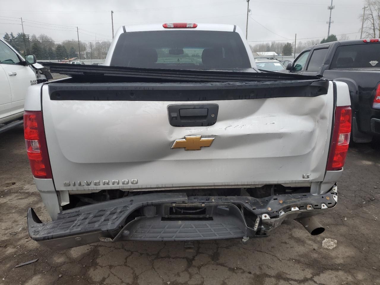 2013 Chevrolet Silverado VIN 3GCUKSE26DG137947 Copart auction photo, rear end / front end damage thumbnail 6