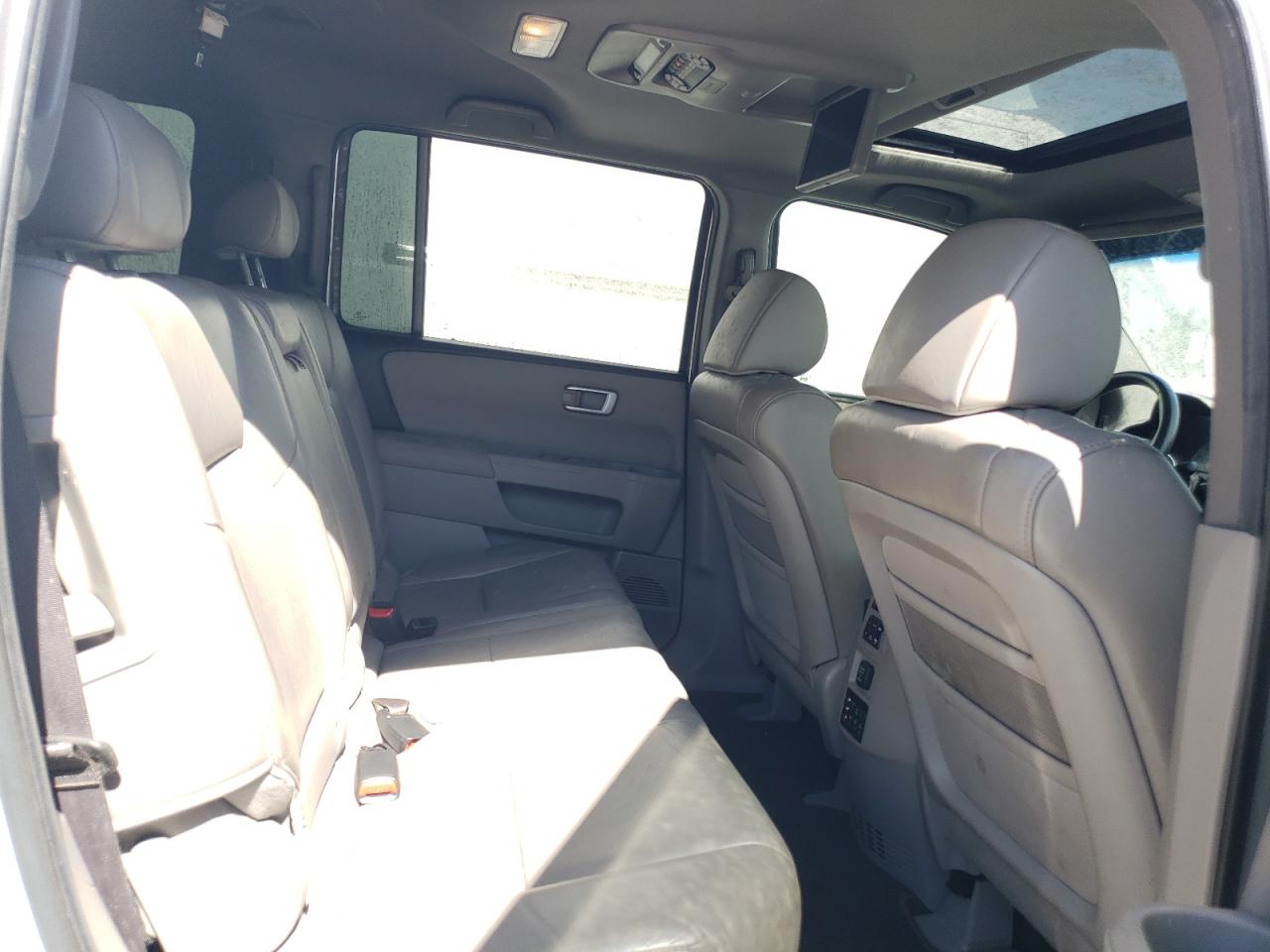 2011 Honda Pilot VIN 5FNYF3H60BB057556 Copart auction photo, mechanical / minor dent/scratches damage thumbnail 11