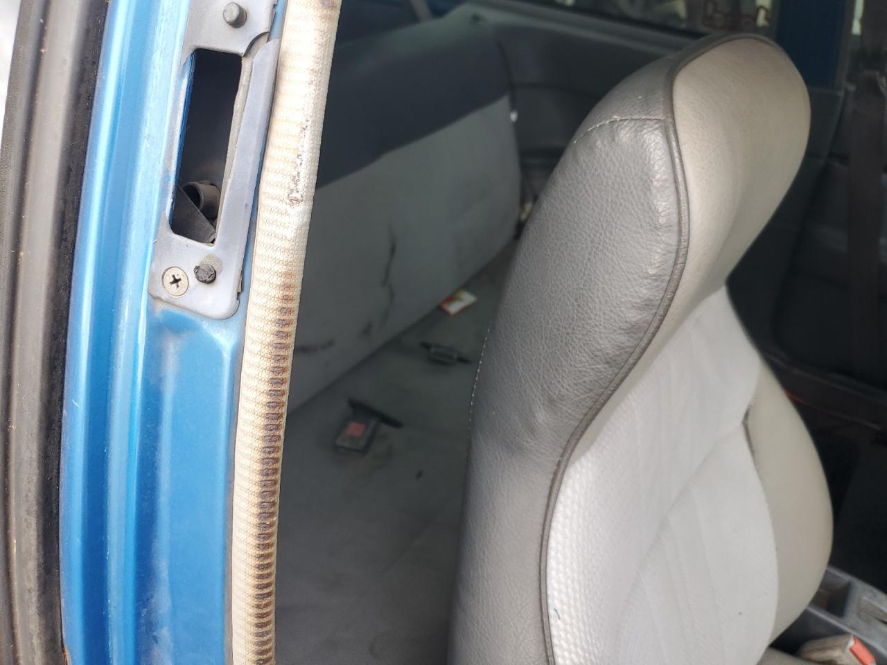 1990 GEO Metro VIN 2C1MR2465L6014681 Copart auction photo, front end damage thumbnail 10