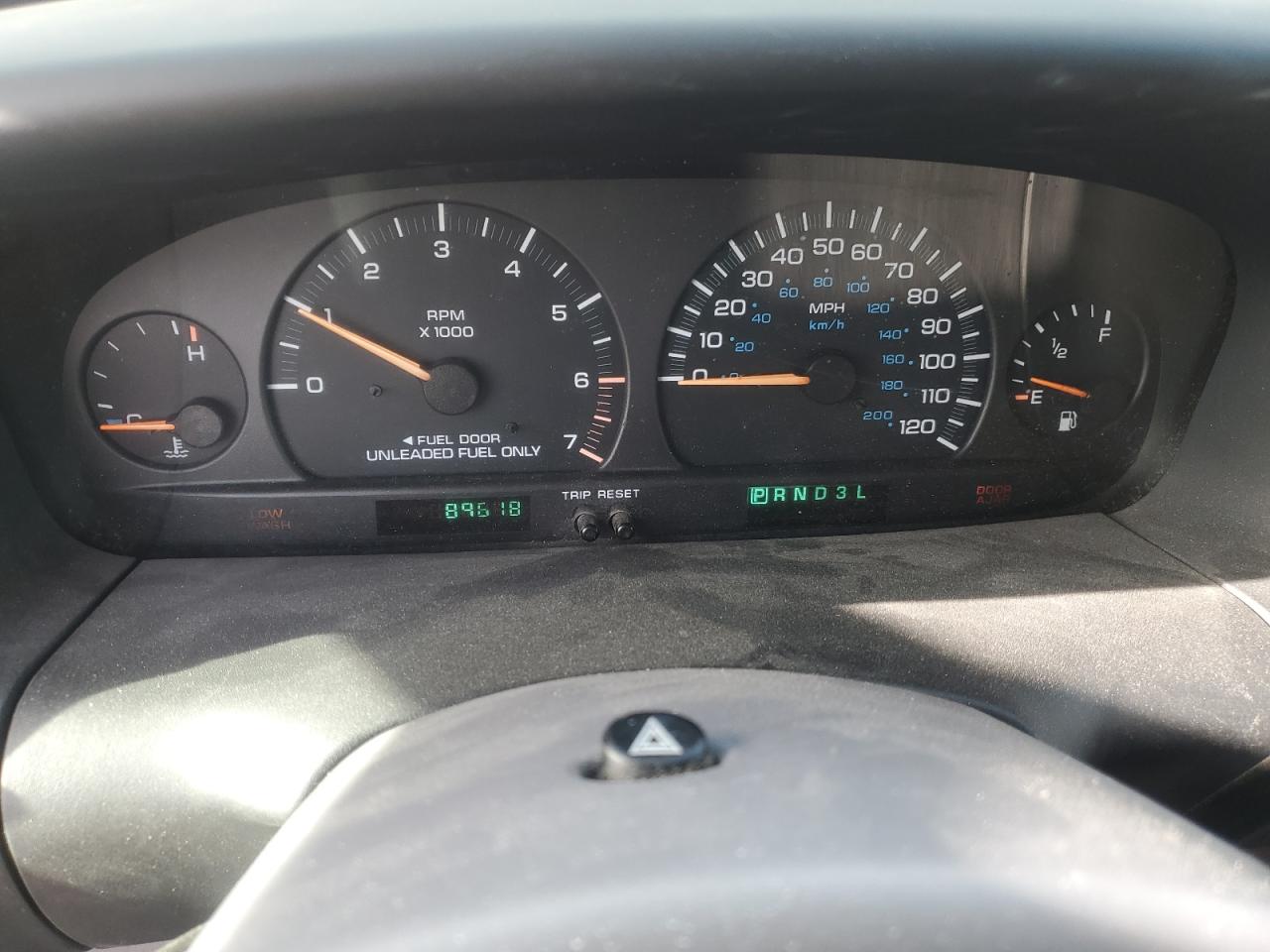2000 Dodge Caravan VIN 2B4GP44GXYR769998 Copart auction photo, minor dent/scratches damage thumbnail 9