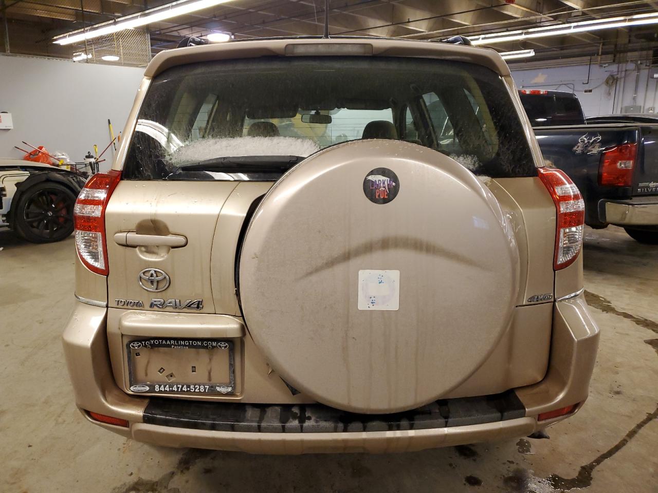 2009 Toyota RAV 4 VIN JTMBF33V195008396 Copart auction photo, normal wear / minor dent/scratches damage thumbnail 6