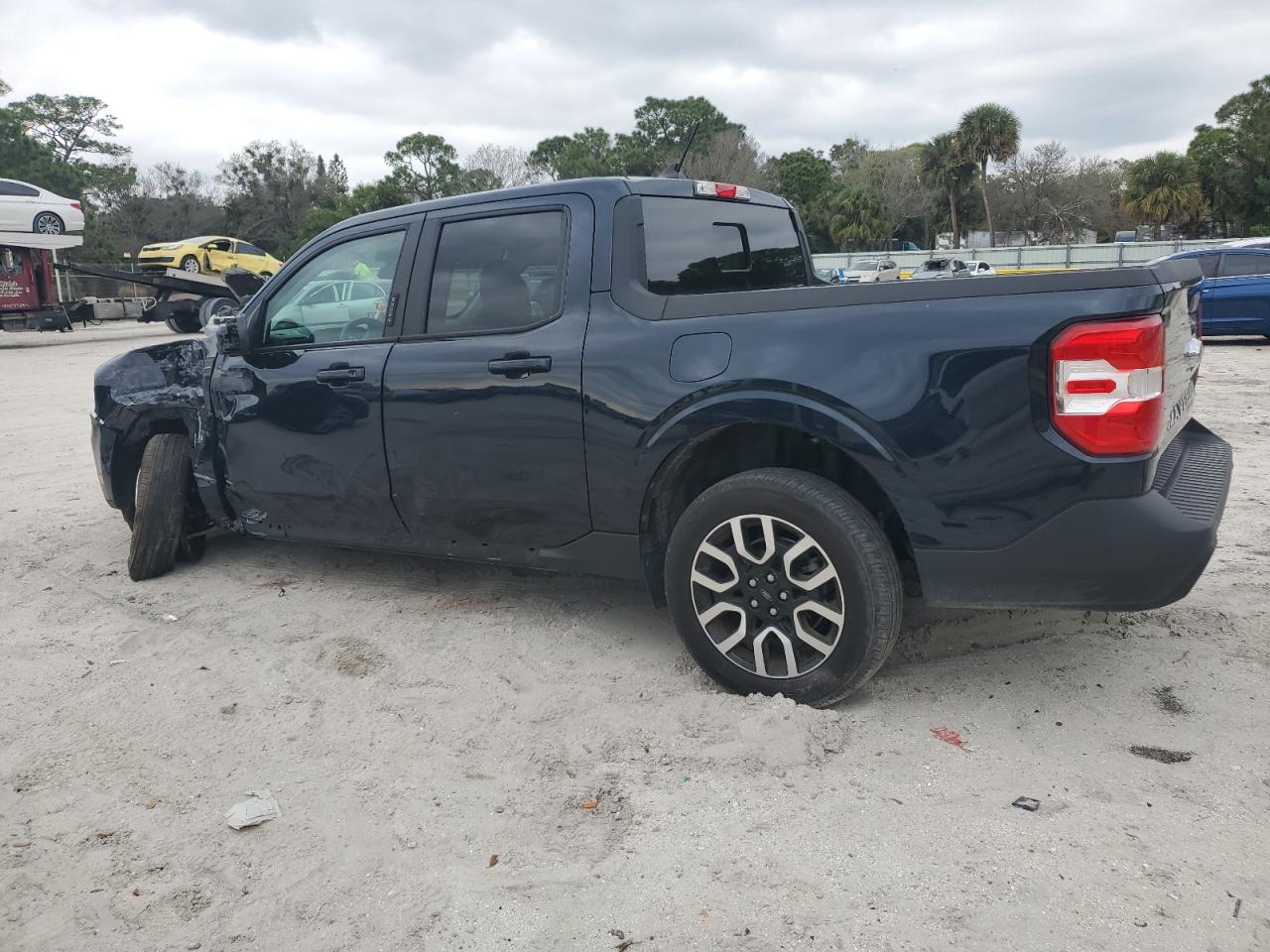 2022 Ford Maverick VIN 3FTTW8E90NRA41320 Copart auction photo, front end / side damage thumbnail 2