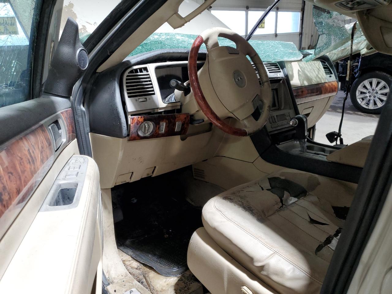 2006 Lincoln Navigator VIN 5LMFU28526LJ27780 Copart auction photo, all over damage thumbnail 8