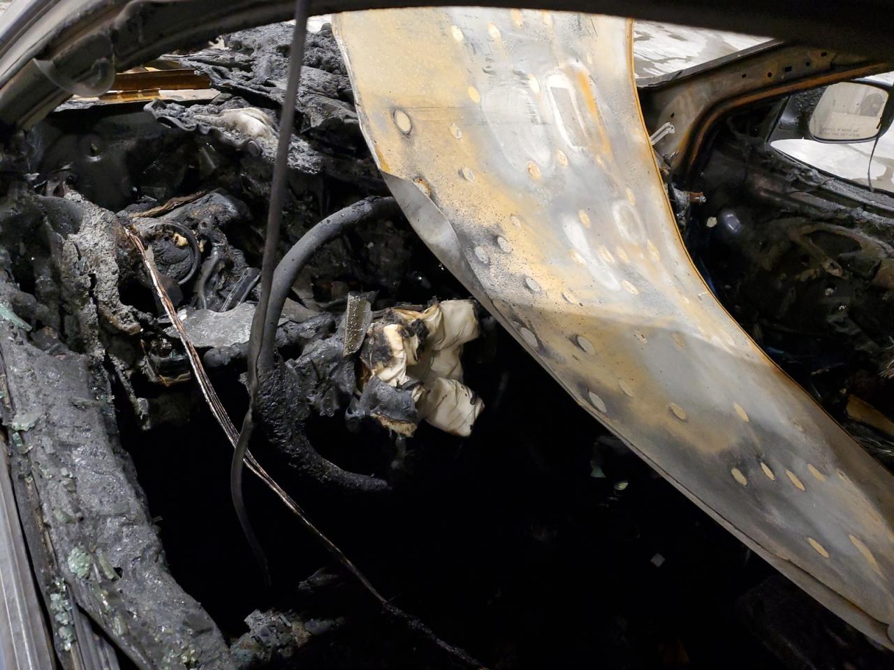 2009 Pontiac Vibe VIN 5Y2SM67039Z411455 Copart auction photo, burn damage thumbnail 8