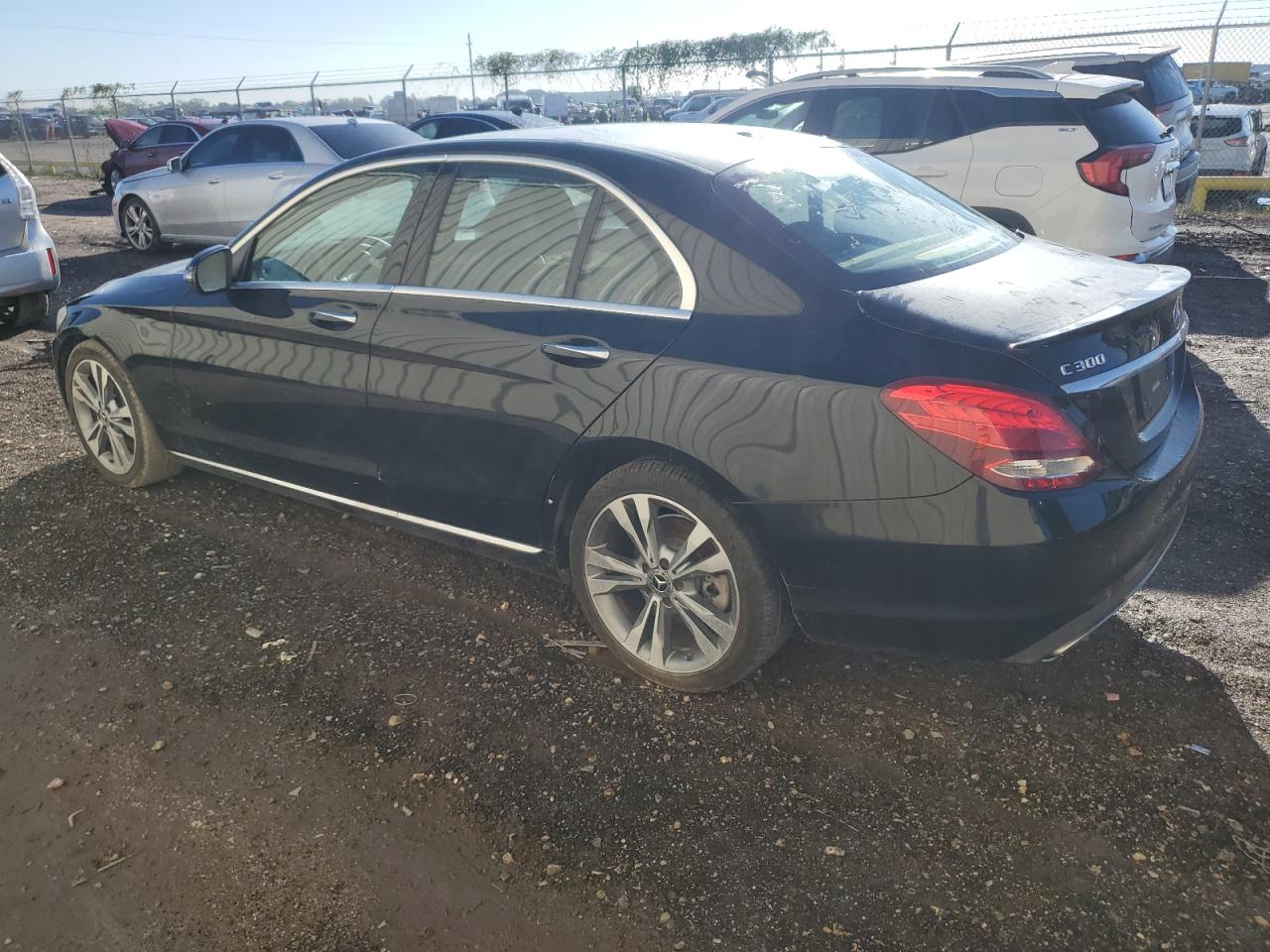 2018 Mercedes-Benz C-klasse VIN 55SWF4JB9JU239838 Copart auction photo, normal wear / minor dent/scratches damage thumbnail 2