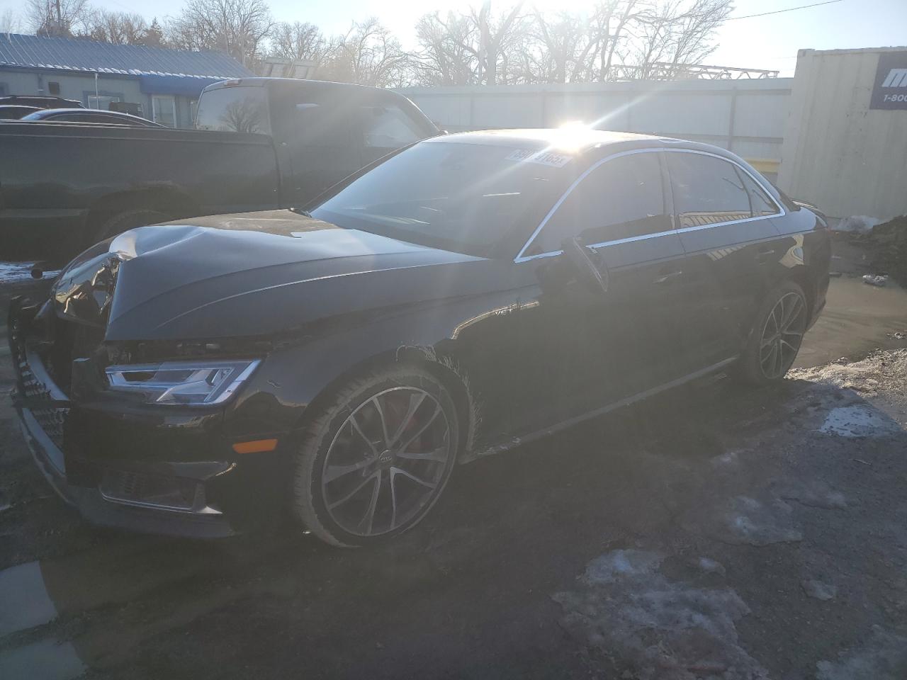 2018 Audi RS4 VIN WAUC4AF40JA002051