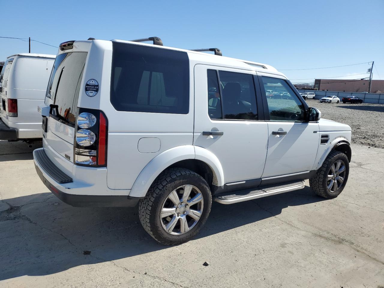 2016 Land Rover LR4 VIN SALAG2V61GA779334 Copart auction photo, front end damage thumbnail 3
