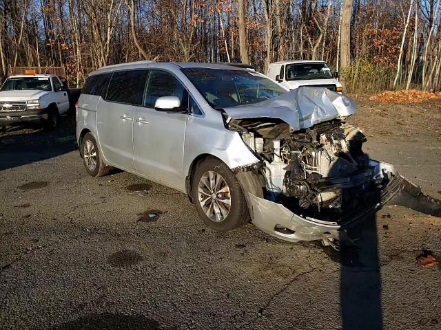 2016 KIA Sedona VIN KNDMC5C17G6156876 Copart auction photo, front end / minor dent/scratches damage thumbnail 12