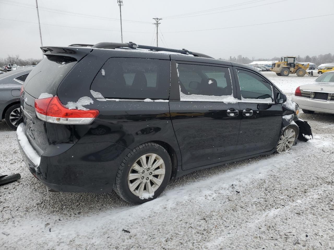 2012 Toyota Sienna VIN 5TDDK3DC9CS044534 Copart auction photo, front end damage thumbnail 3