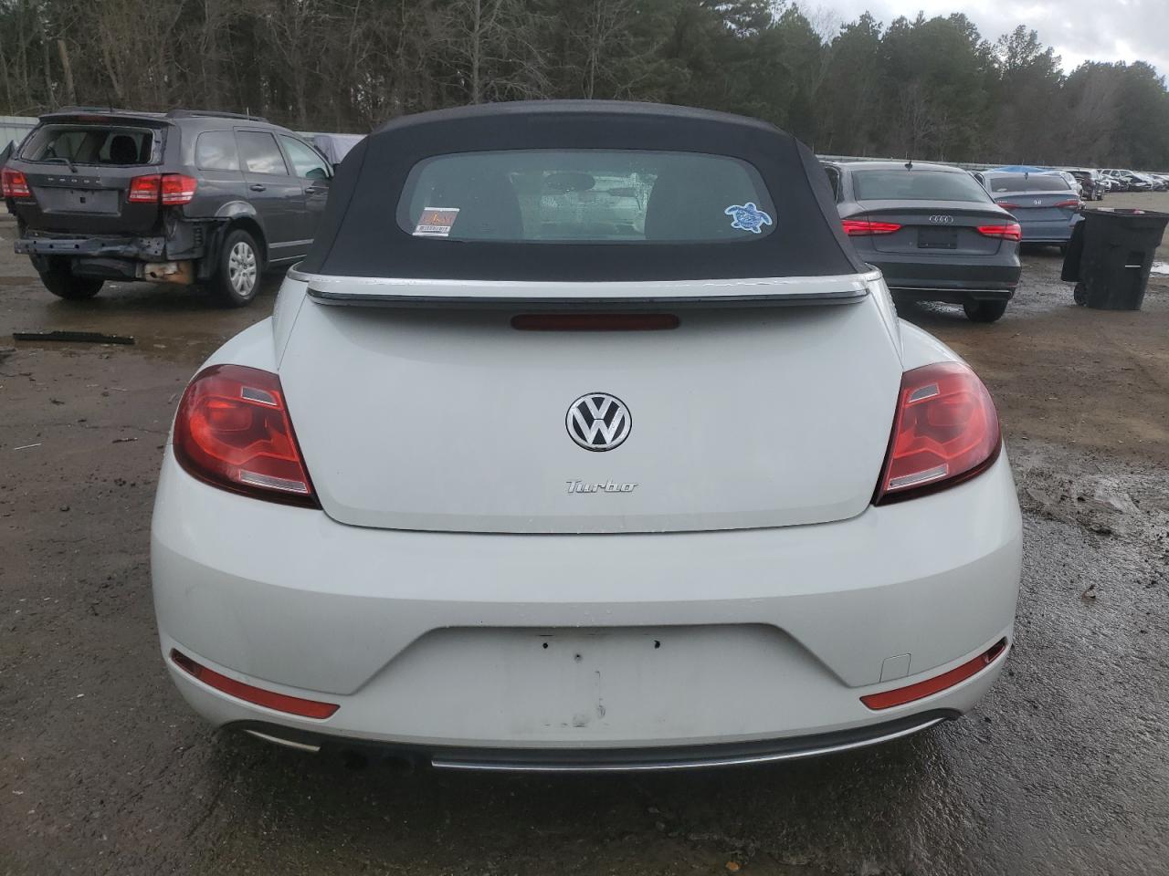 2018 Volkswagen Beetle VIN 3VW5DAAT2JM505073 Copart auction photo, front end / minor dent/scratches damage thumbnail 6
