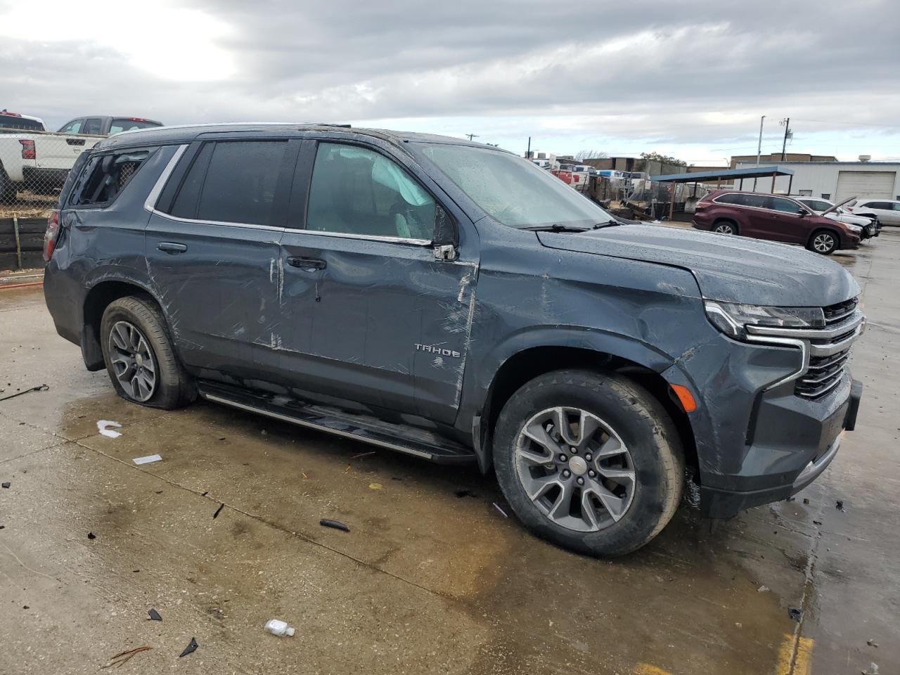2021 Chevrolet Tahoe VIN 1GNSKNKD0MR170562 Copart auction photo, all over damage thumbnail 4