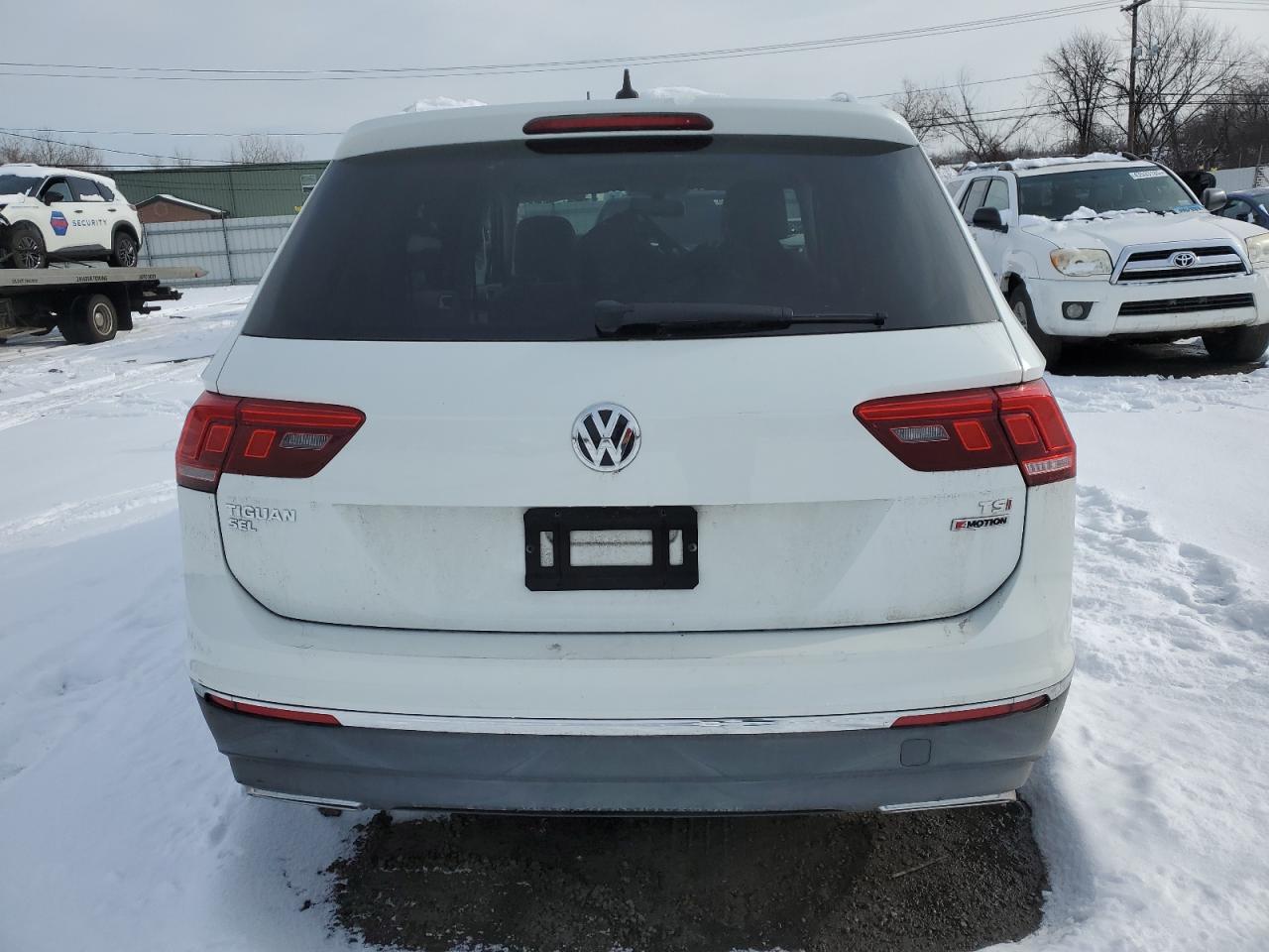 2018 Volkswagen Tiguan VIN 3VV2B7AX3JM033937 Copart auction photo, front end damage thumbnail 6
