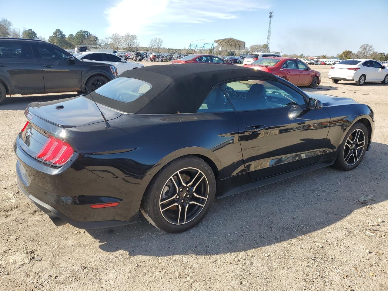 2021 Ford Mustang VIN 1FATP8UH7M5125129 Copart auction photo, side / rear end damage thumbnail 3
