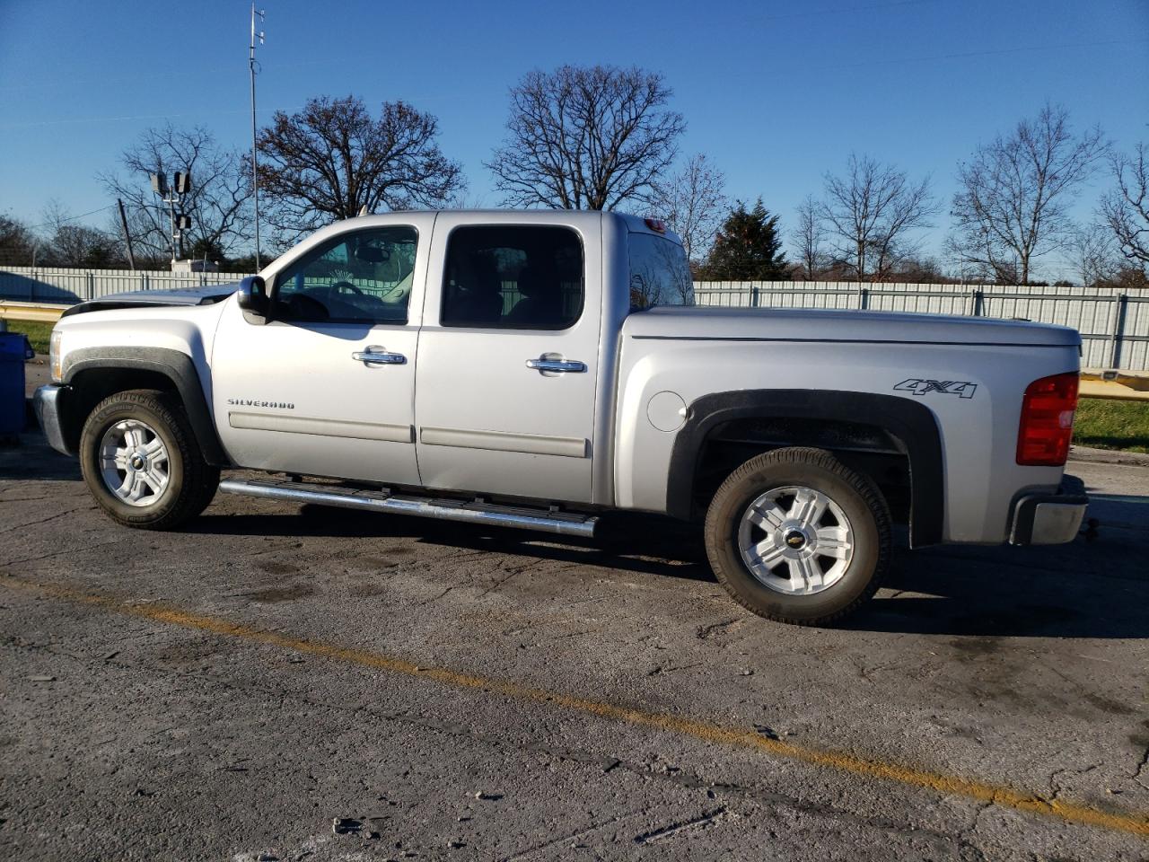 2012 Chevrolet Silverado VIN 3GCPKSE7XCG172806 Copart auction photo, front end / minor dent/scratches damage thumbnail 2