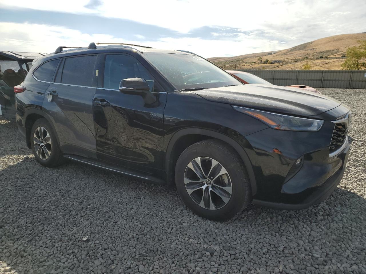 2022 Toyota Highlander VIN 5TDGZRBH3NS577153 Copart auction photo, side damage thumbnail 4